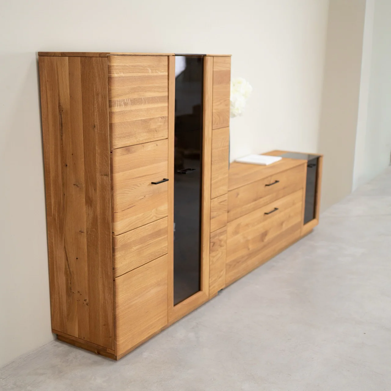 Vetrina in rovere massiccio Arvik | NordicStory - Image 6