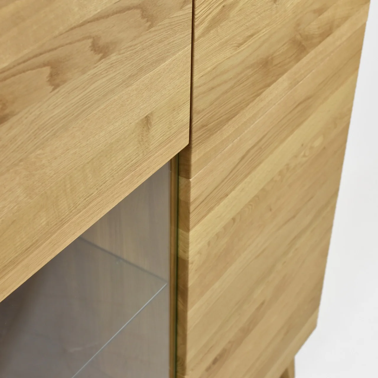 Vetrina in rovere massiccio Milan 3 | NordicStory - Image 9