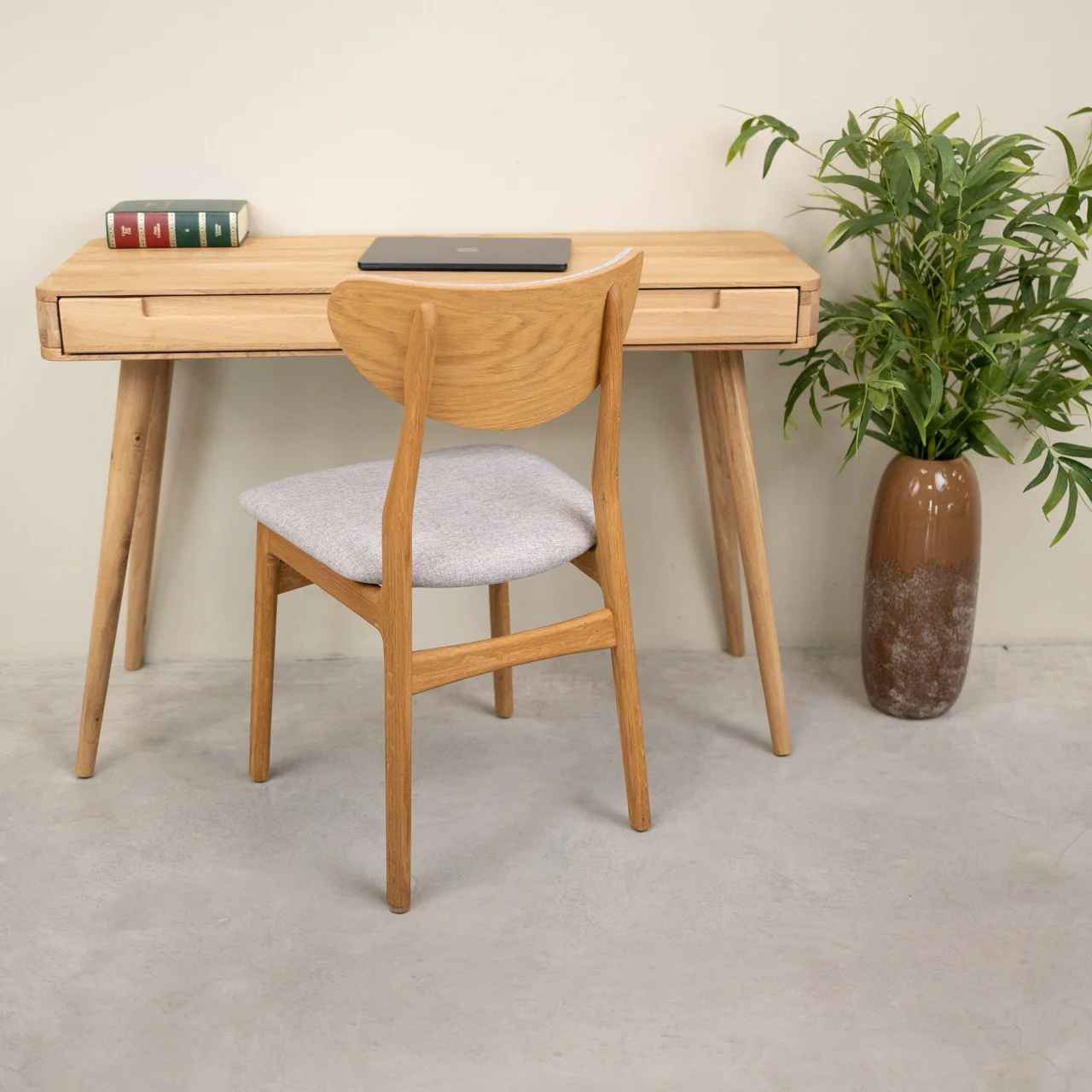 Scrivania-toeletta in rovere massiccio Escandi Atelier | NordicStory - Image 15