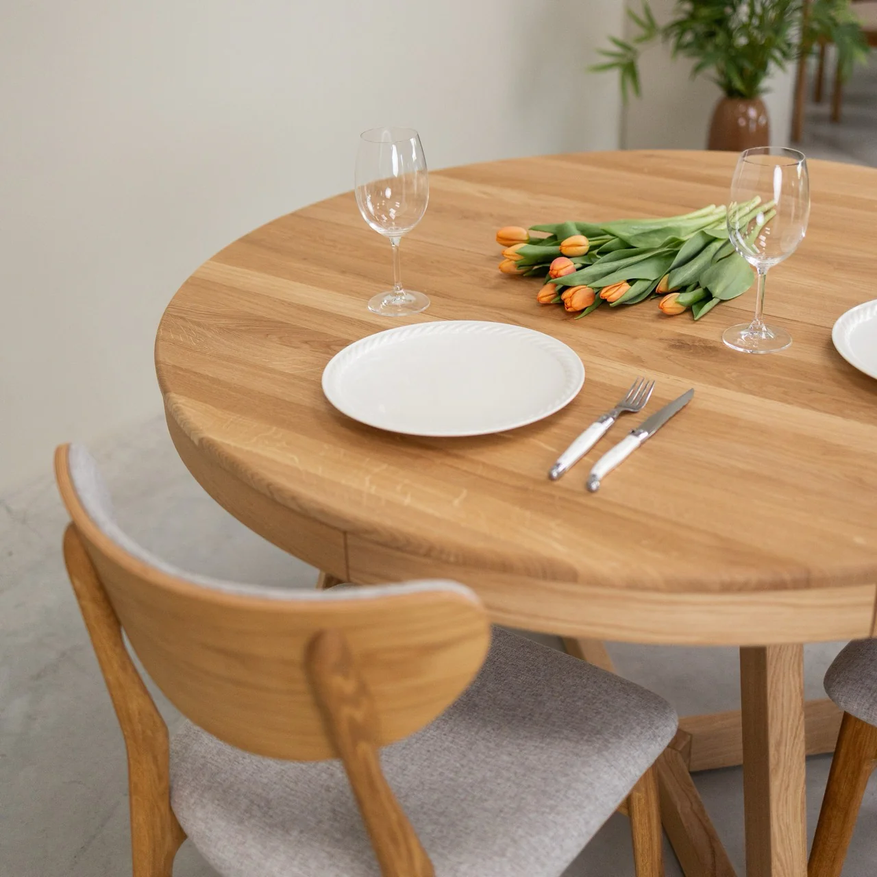 Tavolo da pranzo allungabile in rovere massiccio Escandi Atelier | NordicStory - Image 16