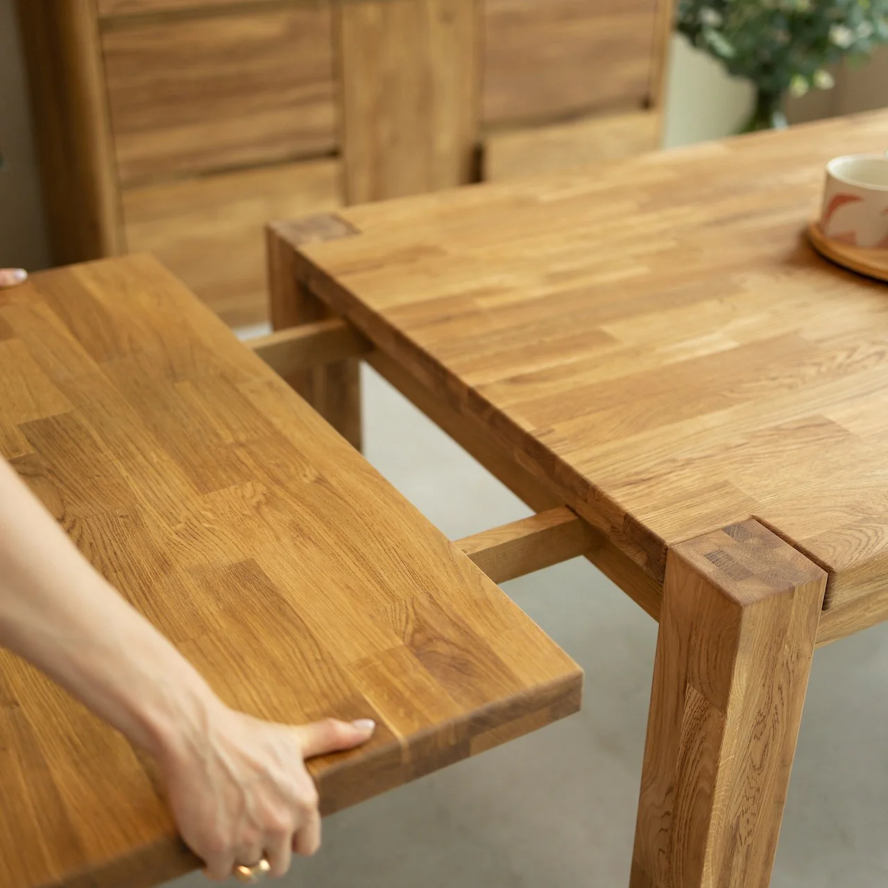 Tavolo da pranzo allungabile in rovere massello Mauritz 1 | NordicStory - Image 6