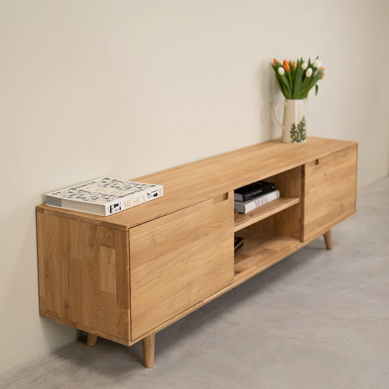 Mobile TV in rovere massiccio di Escandi Atelier | NordicStory - Image 6