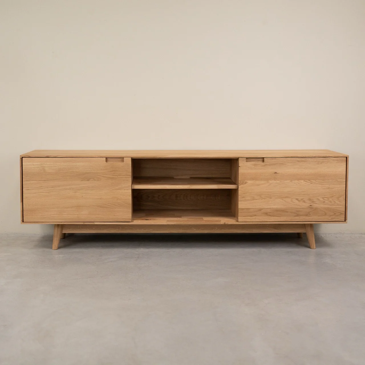 Mobile TV in rovere massiccio di Escandi Atelier | NordicStory - Image 7