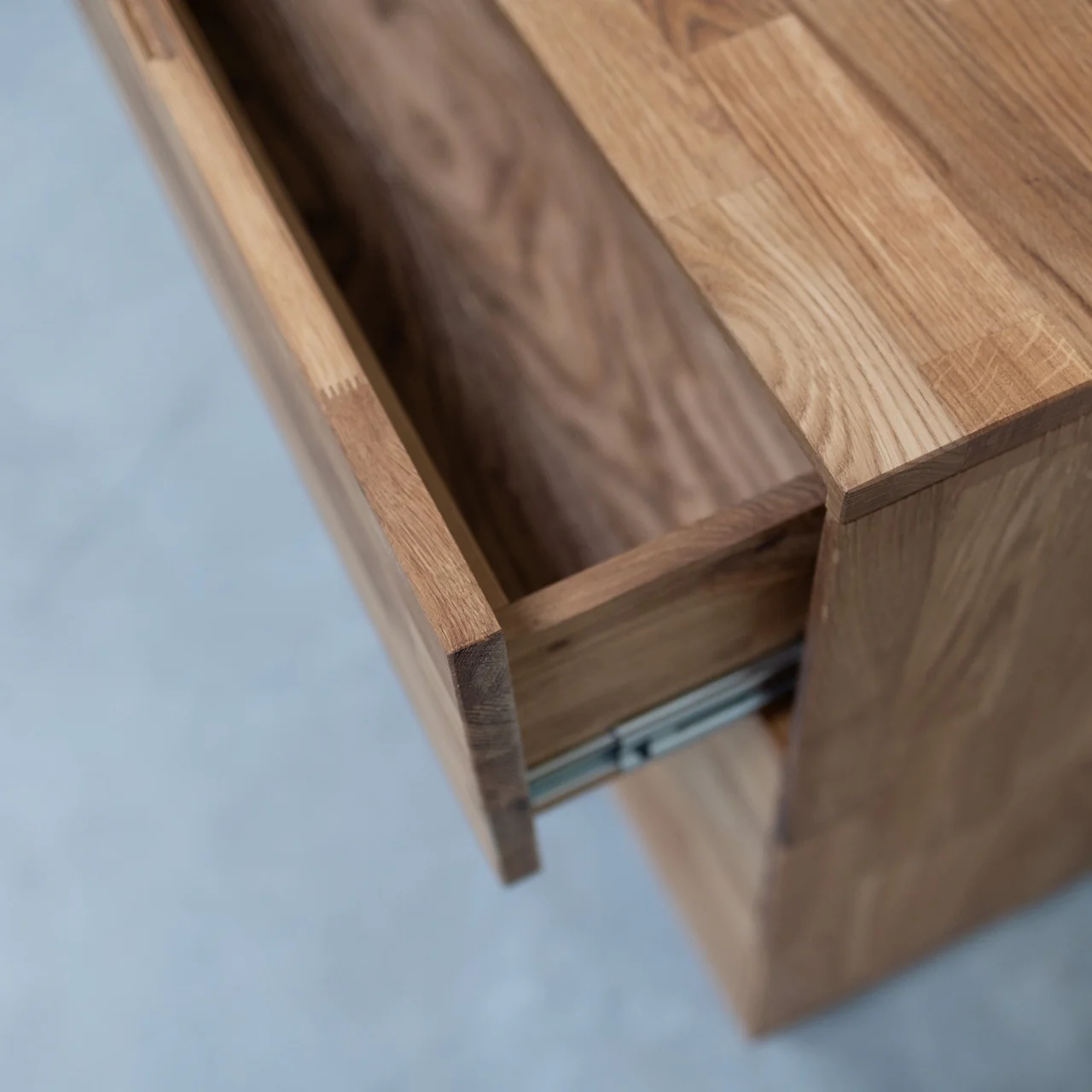 Credenza Comò in legno massello di rovere Escandi 4 | NordicStory - Image 7
