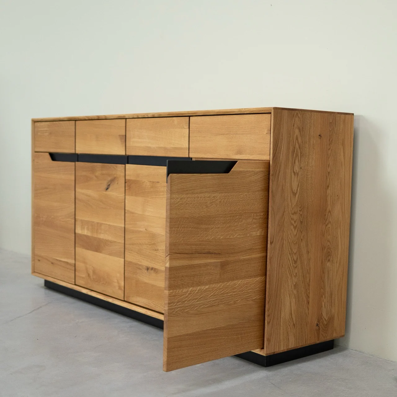 Credenza in legno massello di rovere Bremen | NordicStory - Image 4