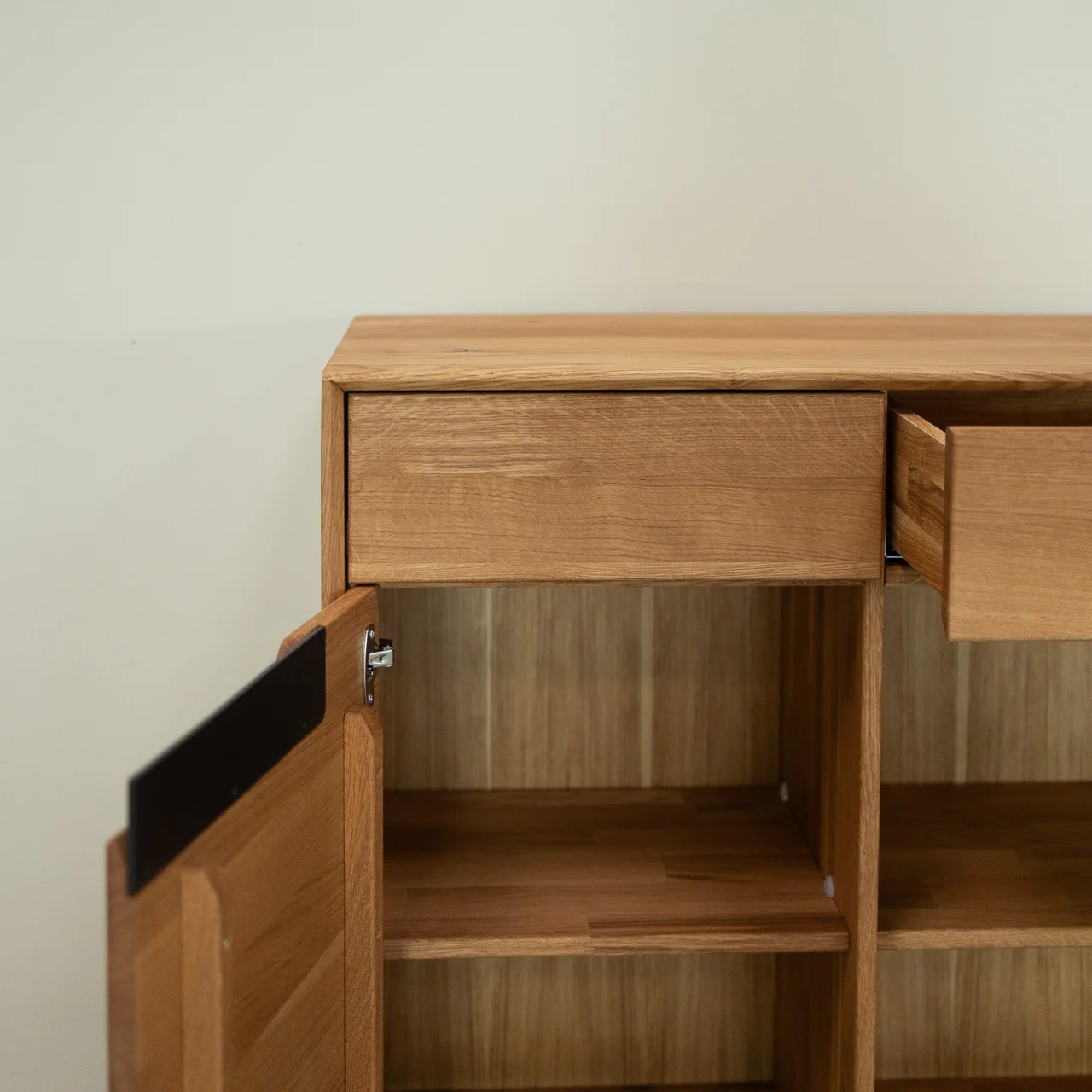 Credenza in legno massello di rovere Bremen | NordicStory - Image 8
