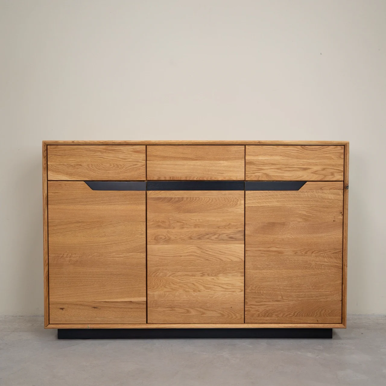 Credenza in legno massello di rovere Bremen 2 | NordicStory - Image 11