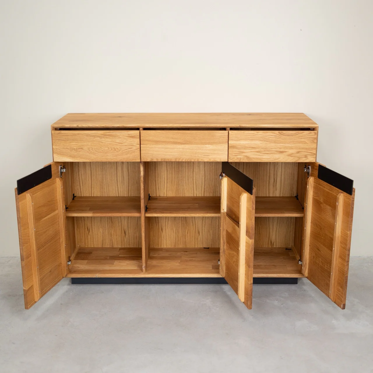Credenza in legno massello di rovere Bremen 2 | NordicStory - Image 8