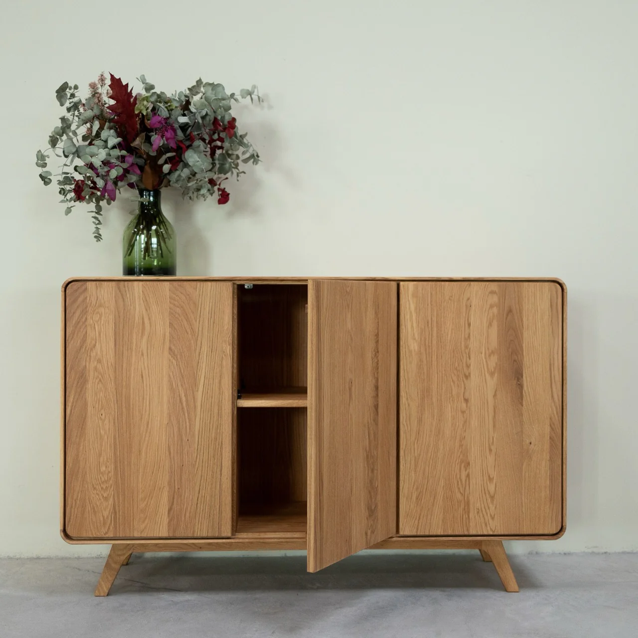 Credenza in legno massello di rovere Geneva 2 | NordicStory - Image 3