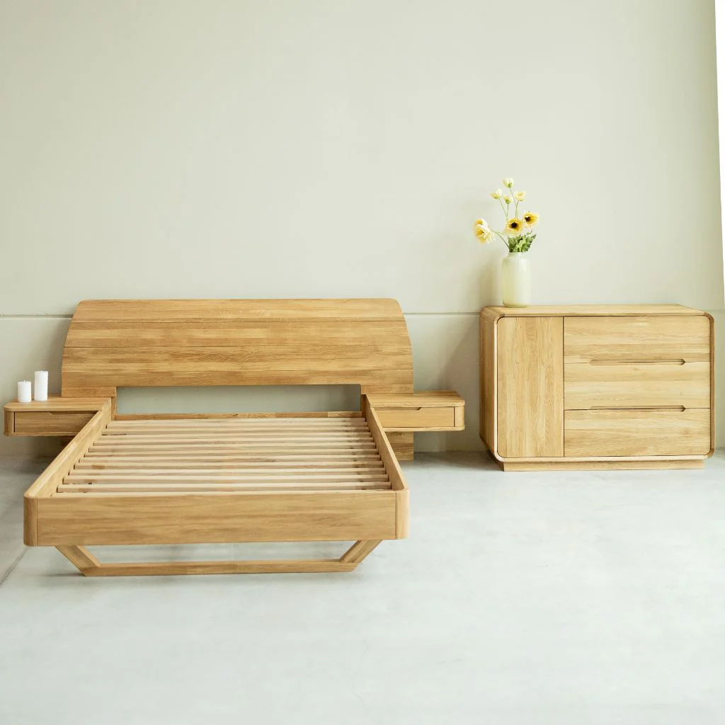 Letto in rovere massello con comodini integrati ALINA | NordicStory - Image 12