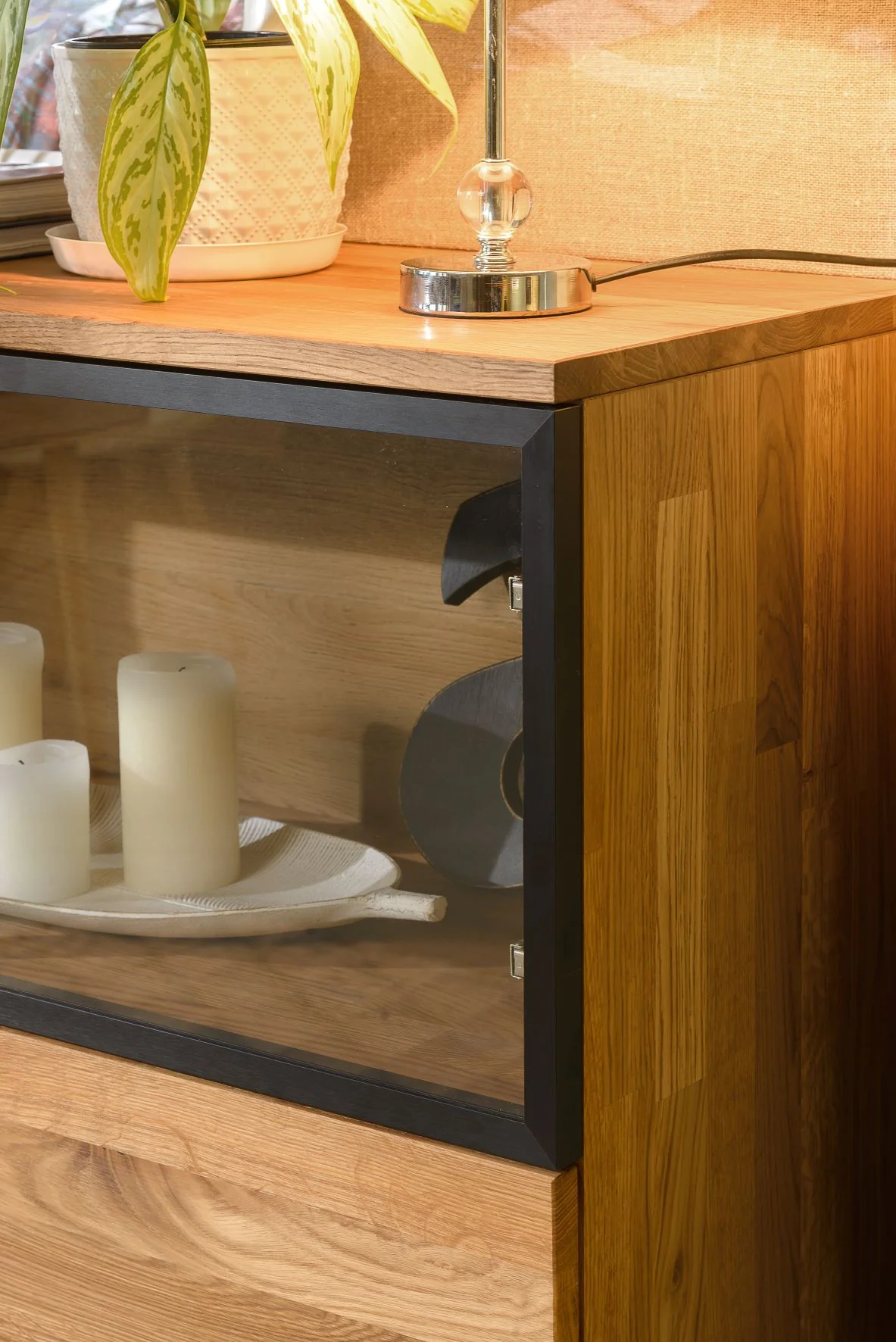 Comò in legno massello di rovere Moritz 1 | NordicStory - Image 6