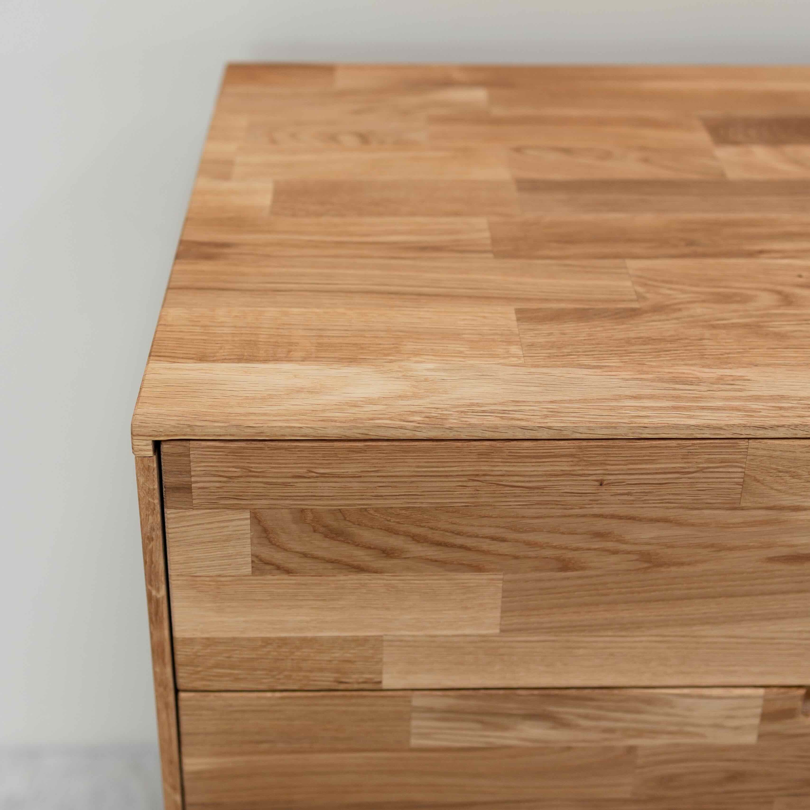 Comò in legno massello di rovere Escandi 1 | NordicStory - Image 8