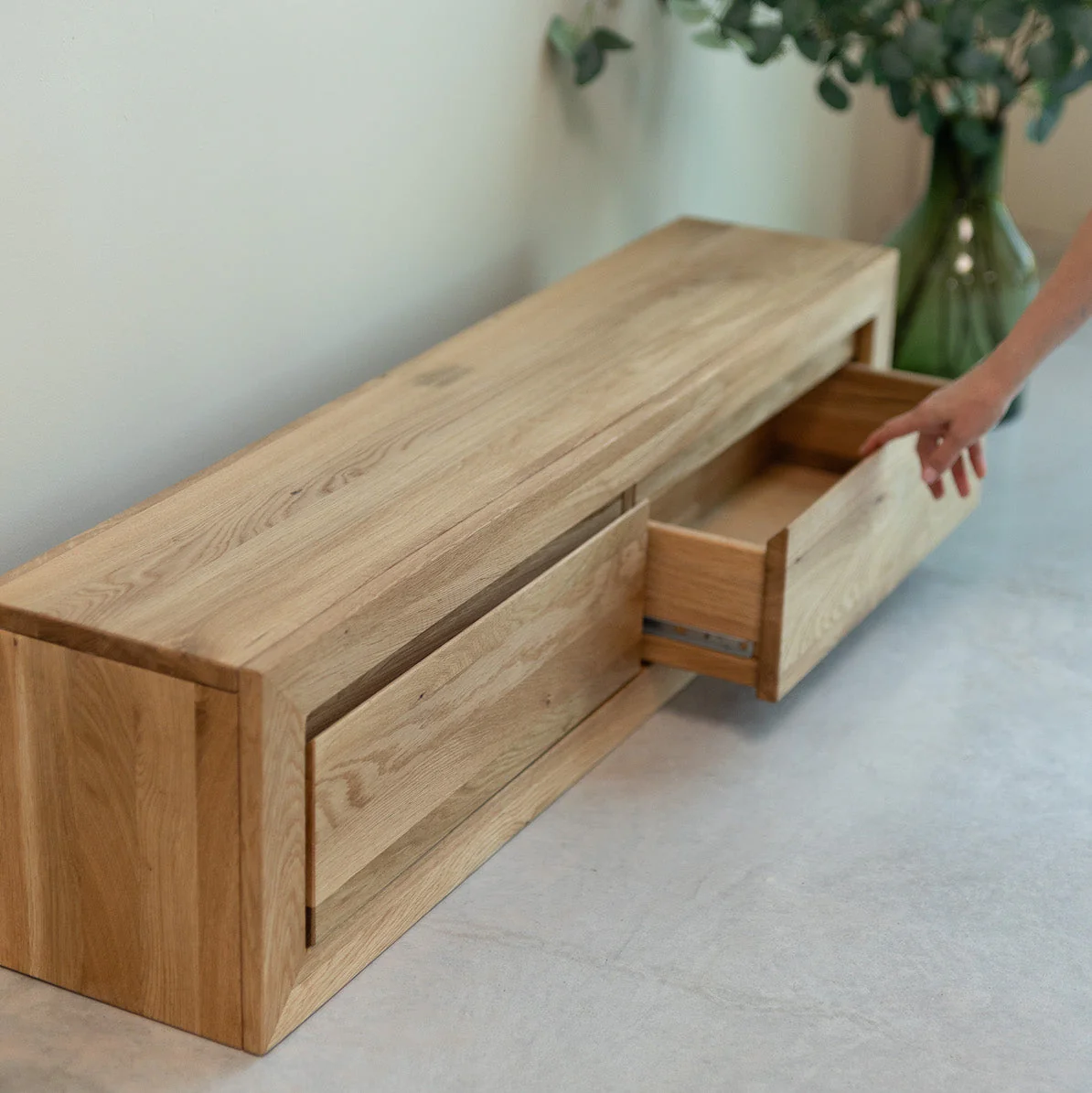 Consolle sospesa in legno massello di rovere Sven | NordicStory - Image 8