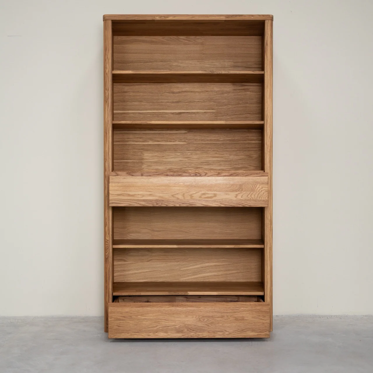 Libreria Scaffale a muro con 2 cassetti in legno massello di rovere Elsa 2 | NordicStory - Image 7