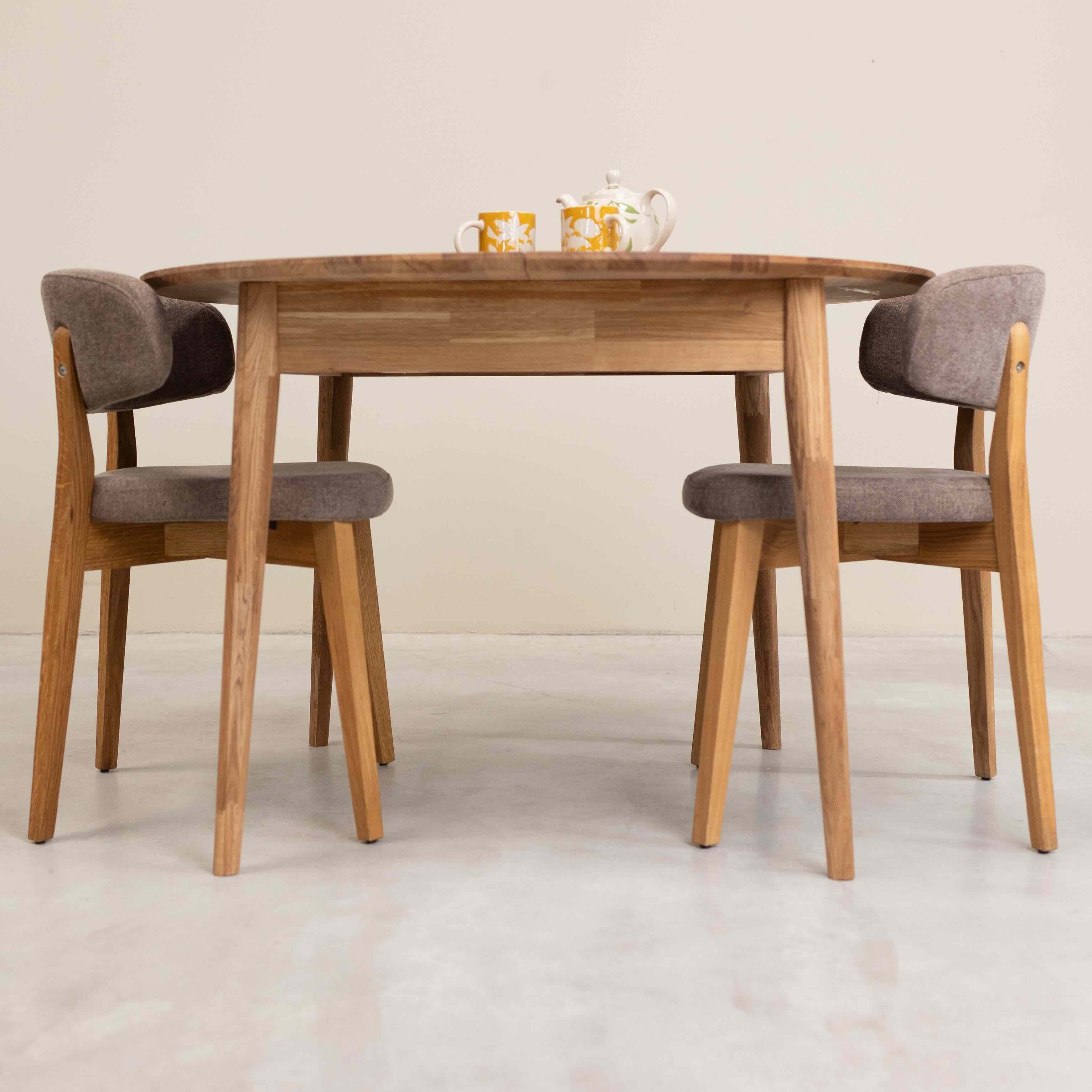 Tavolo da pranzo rotondo ed estensibile in legno massello di rovere Escandi 5 | NordicStory - Image 7
