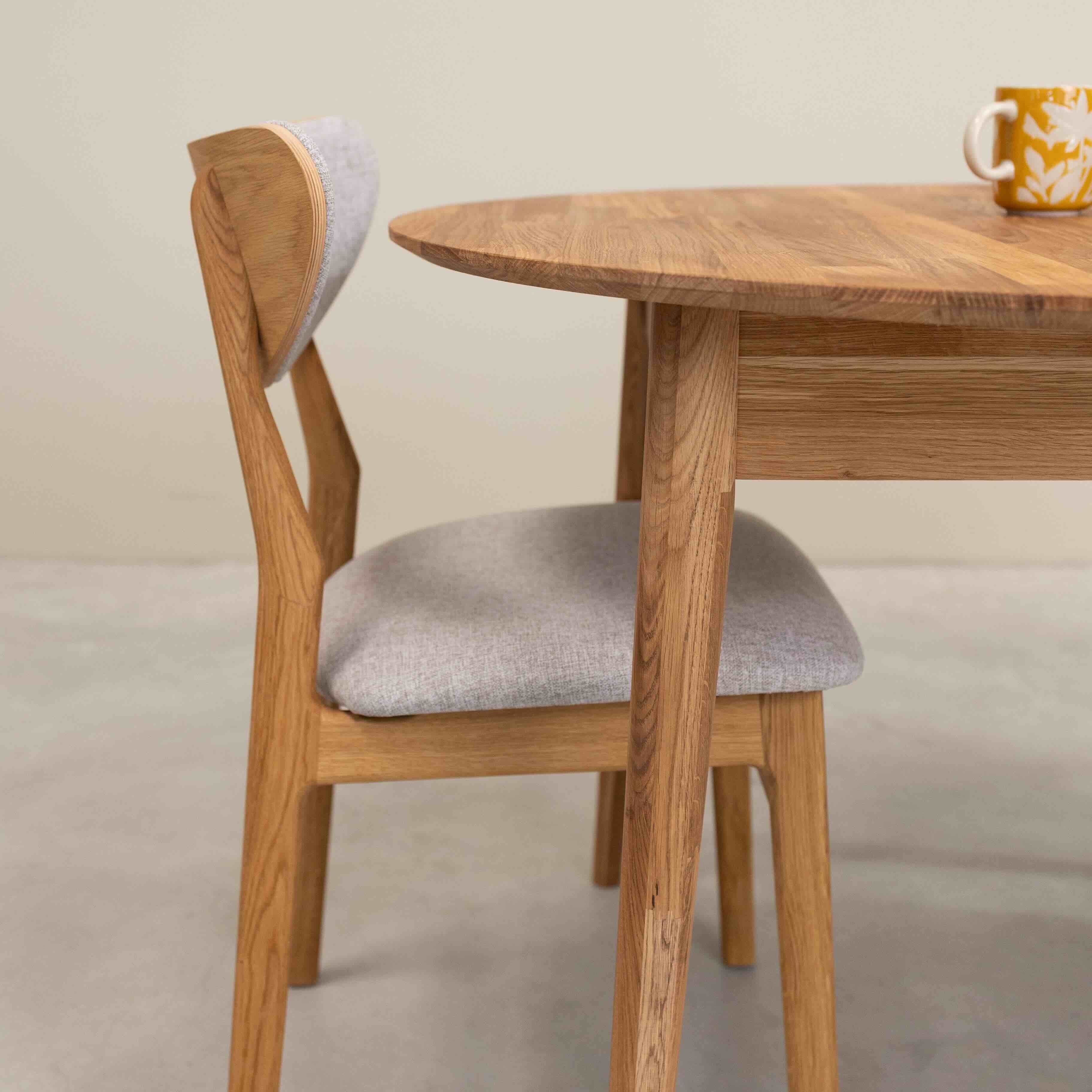 Tavolo da pranzo rotondo ed estensibile in legno massello di rovere Escandi 5 | NordicStory - Image 9