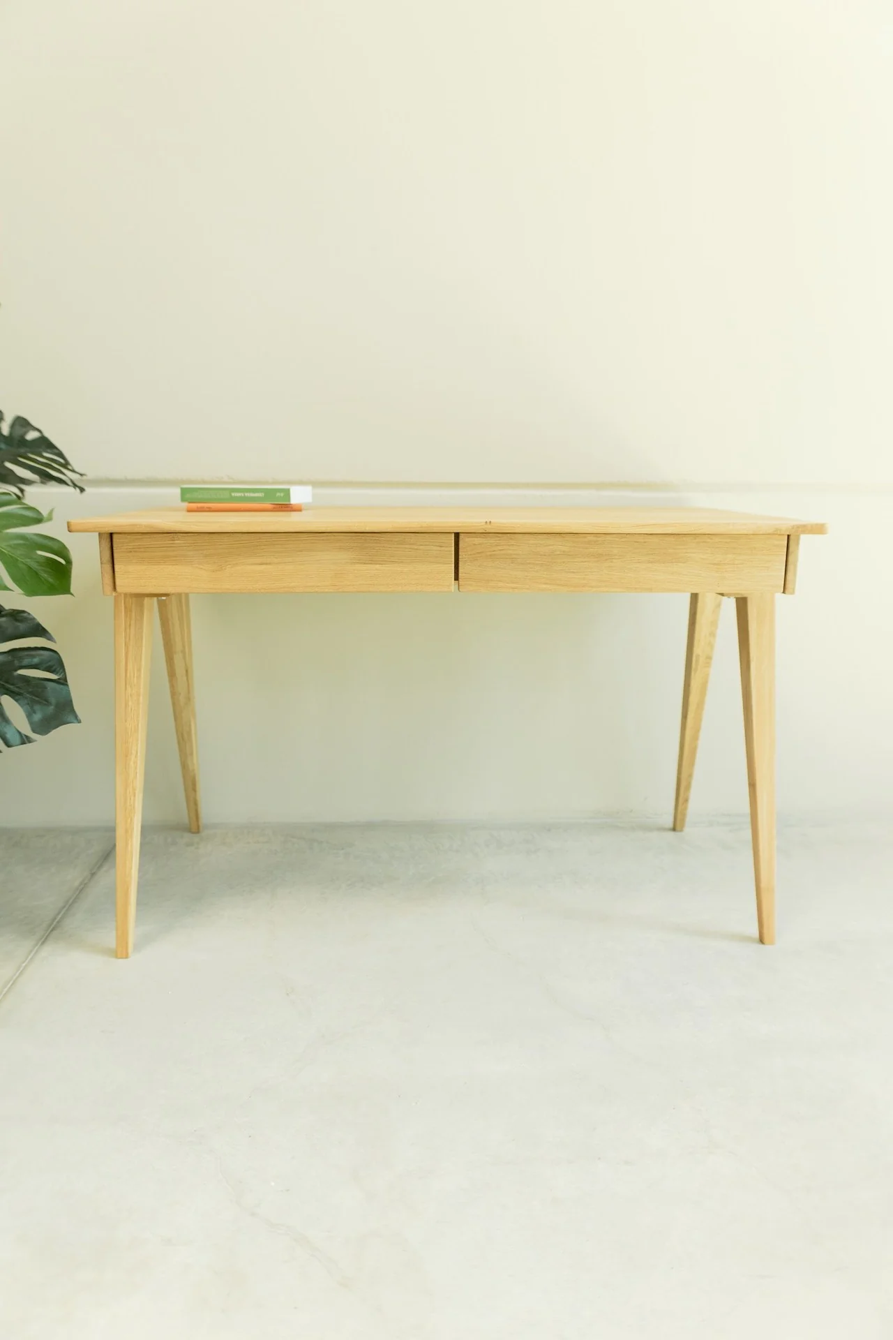 Scrivania in legno massello di rovere Berg | NordicStory - Image 6