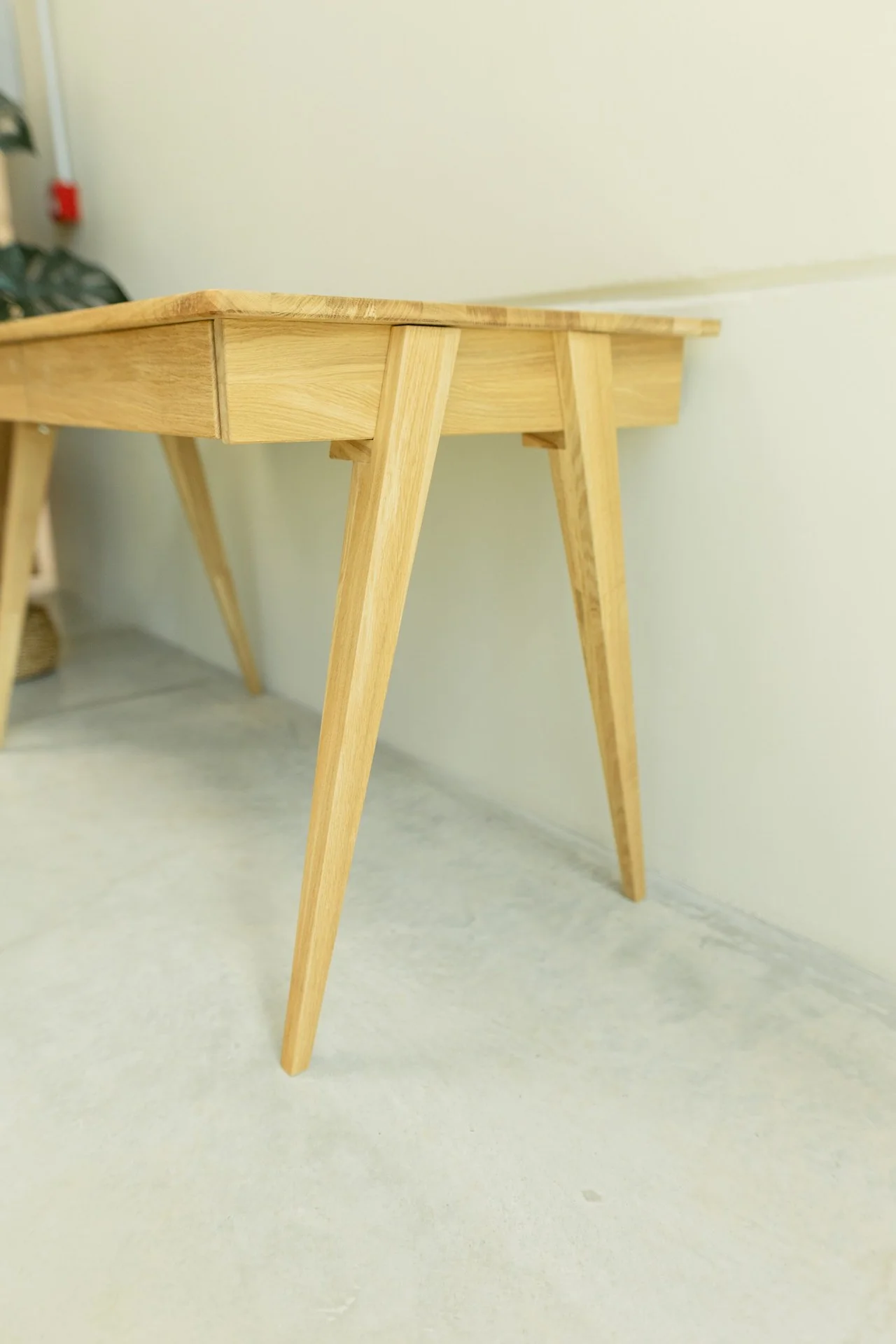 Scrivania in legno massello di rovere Berg | NordicStory - Image 8