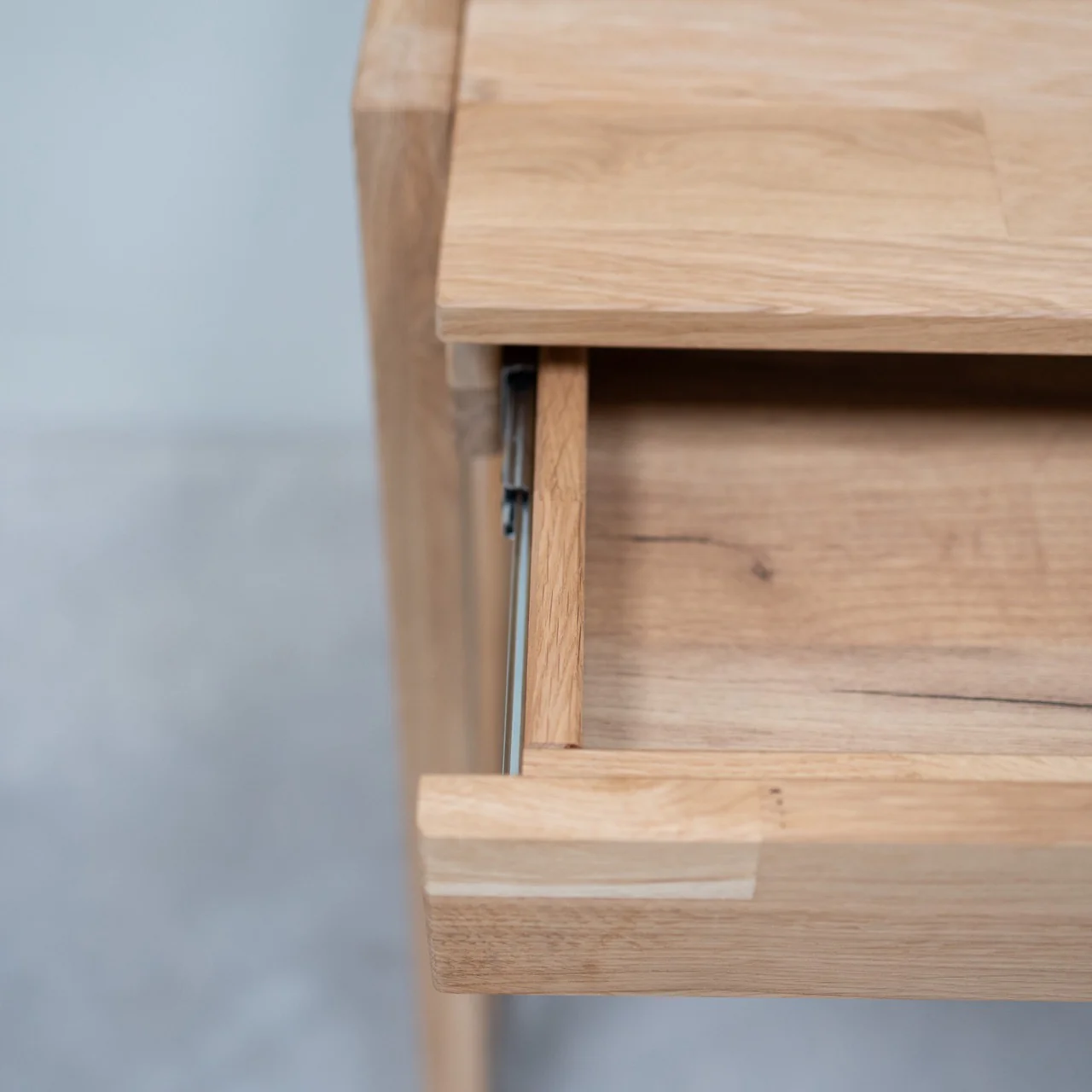 Scrivania in legno massello di rovere Eric | NordicStory - Image 7