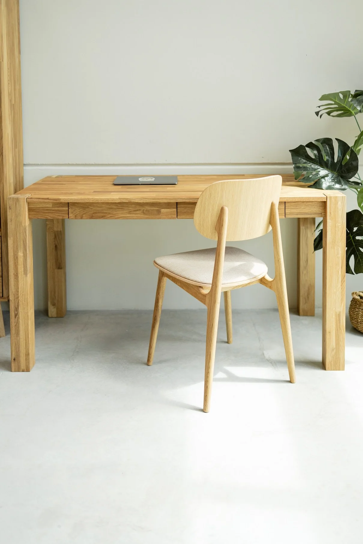 Scrivania in legno massello di rovere Royal | NordicStory - Image 7