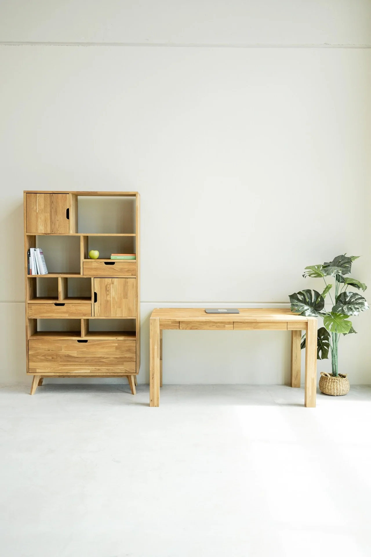 Scrivania in legno massello di rovere Royal | NordicStory - Image 9