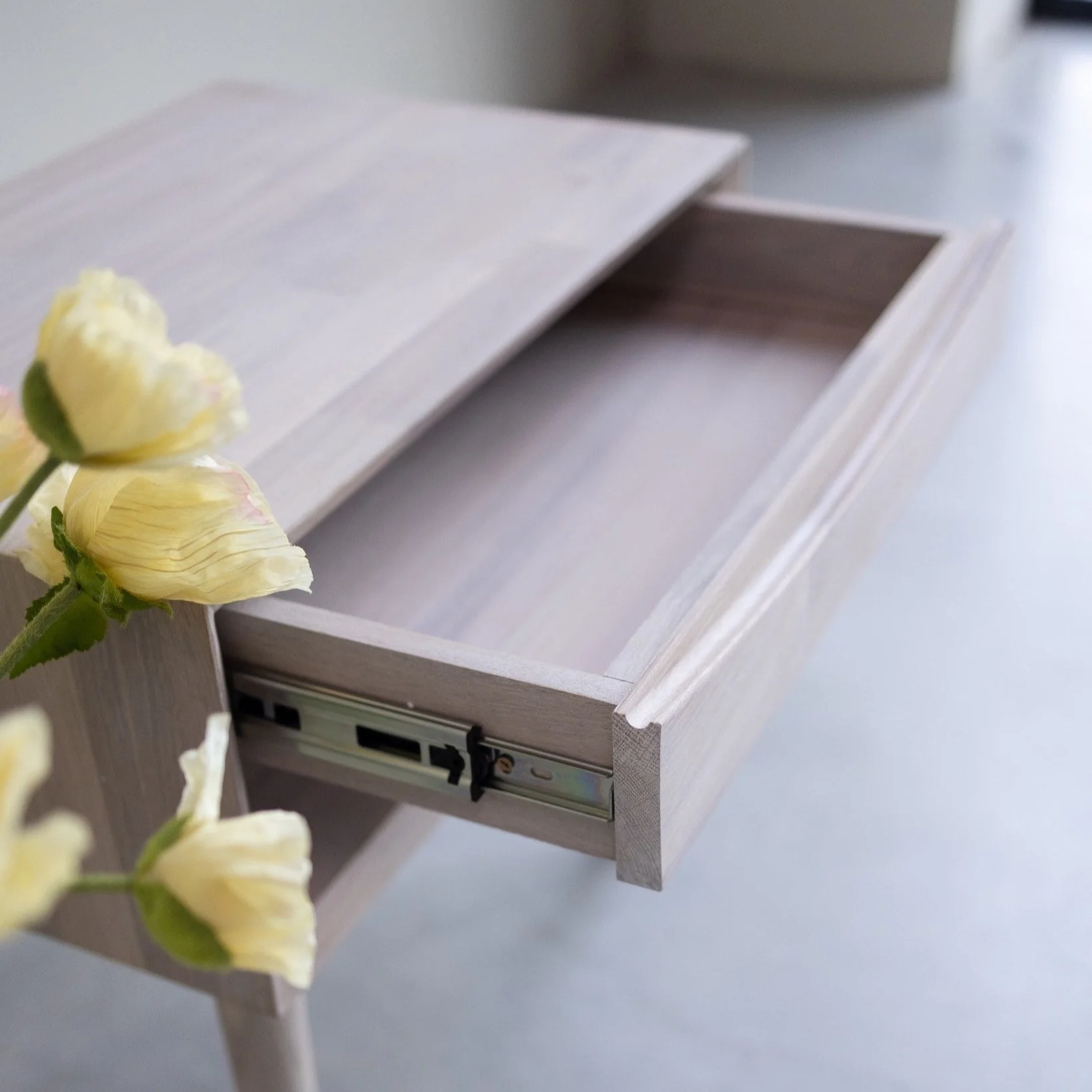 Comodino in legno massello di rovere Escandi 2 | NordicStory - Image 10