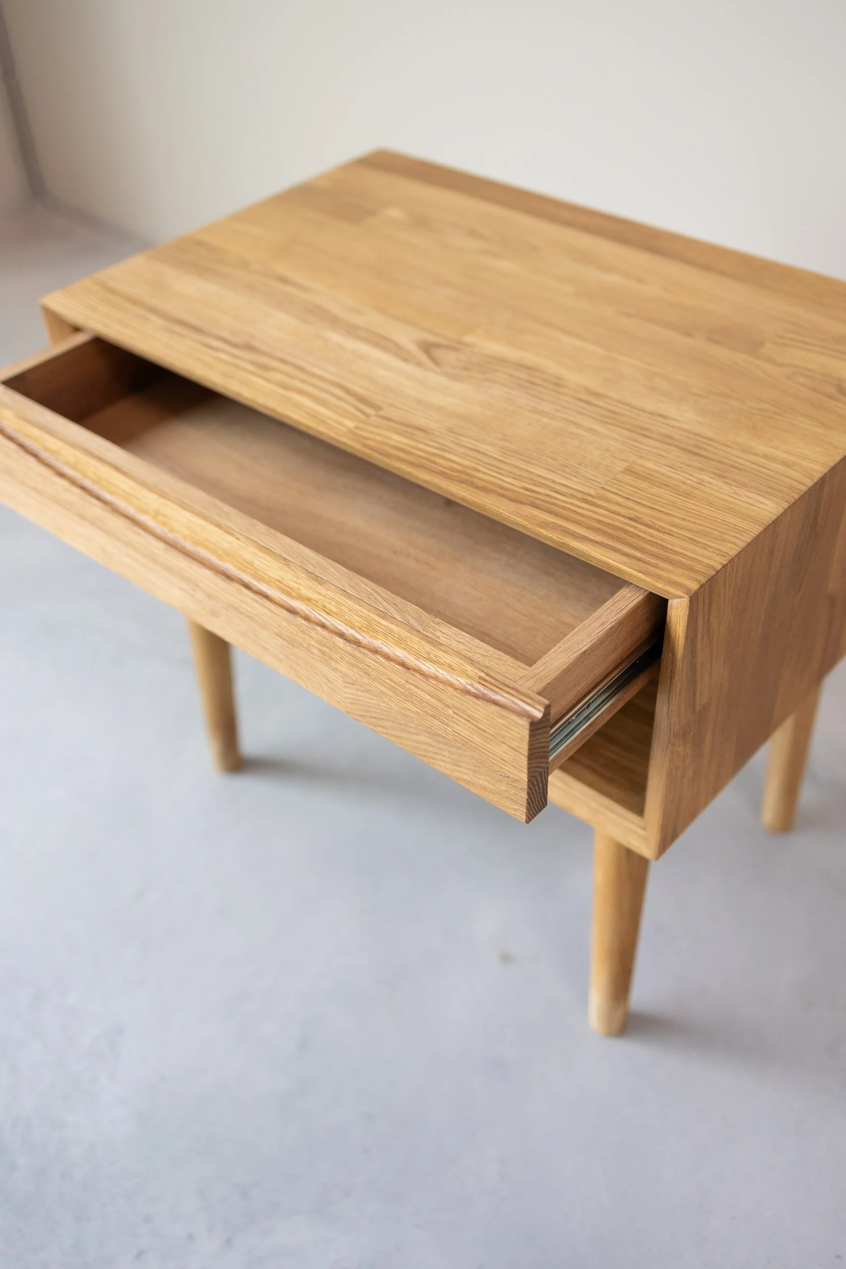 Comodino in legno massello di rovere Escandi 2 | NordicStory - Image 6
