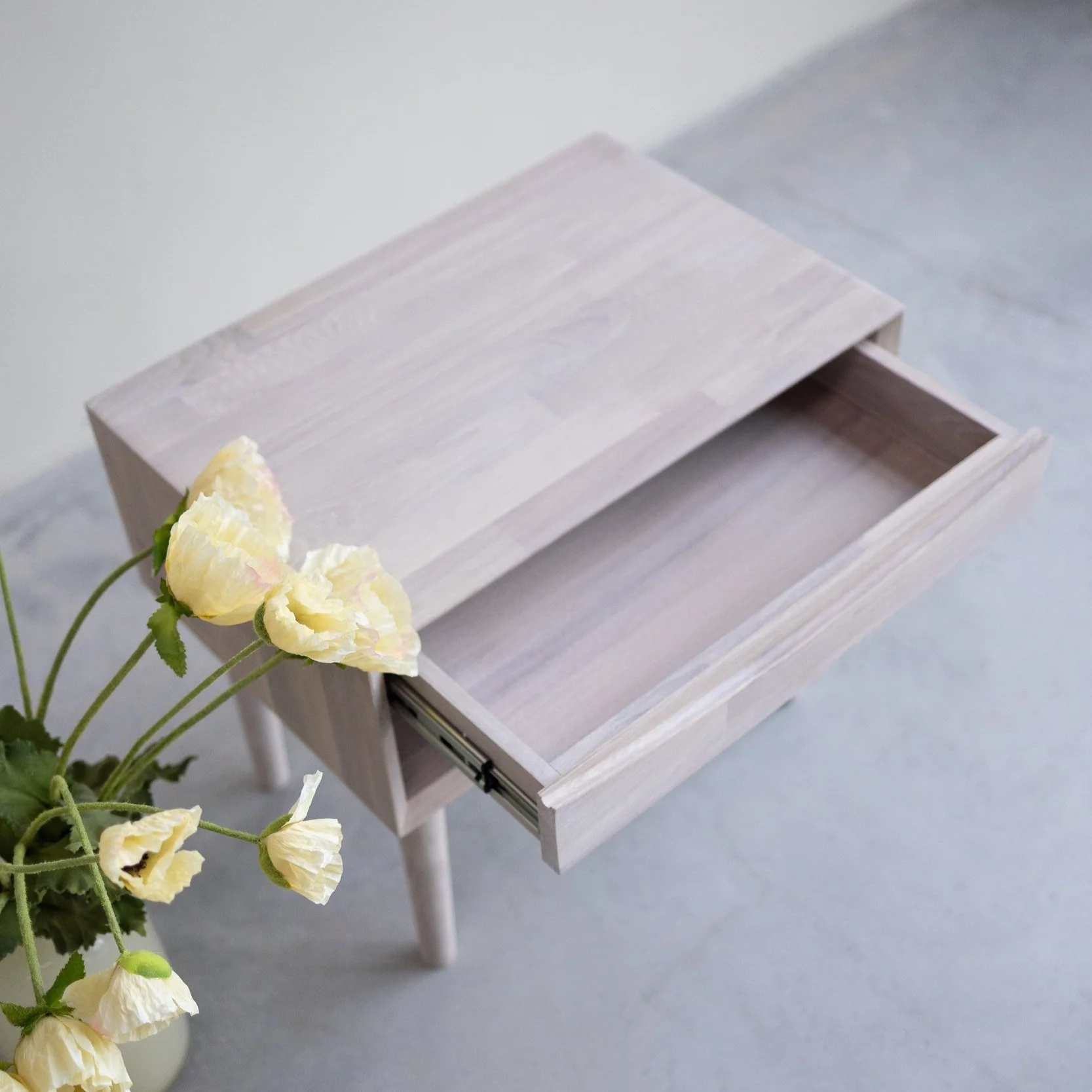 Comodino in legno massello di rovere Escandi 2 | NordicStory - Image 9