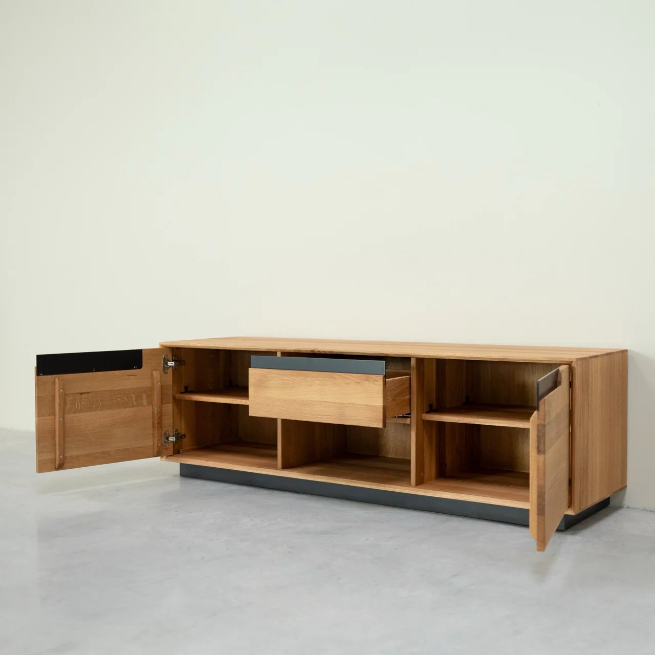 Mobile TV in legno massello di rovere Bremen | NordicStory - Image 9