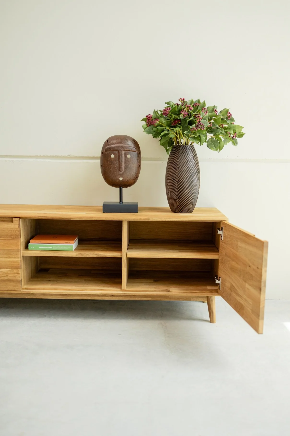 Porta TV in rovere massiccio Escandi | NordicStory - Image 13