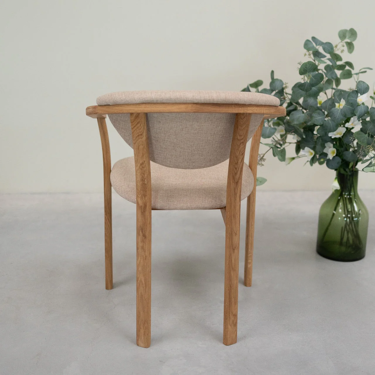 Confezione da 2 o 4 sedie da pranzo Alexis, struttura in rovere massiccio, rivestimento beige | NordicStory - Image 13