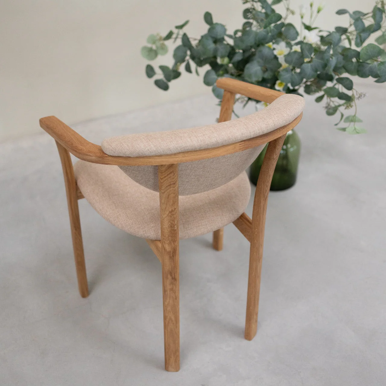 Confezione da 2 o 4 sedie da pranzo Alexis, struttura in rovere massiccio, rivestimento beige | NordicStory - Image 14