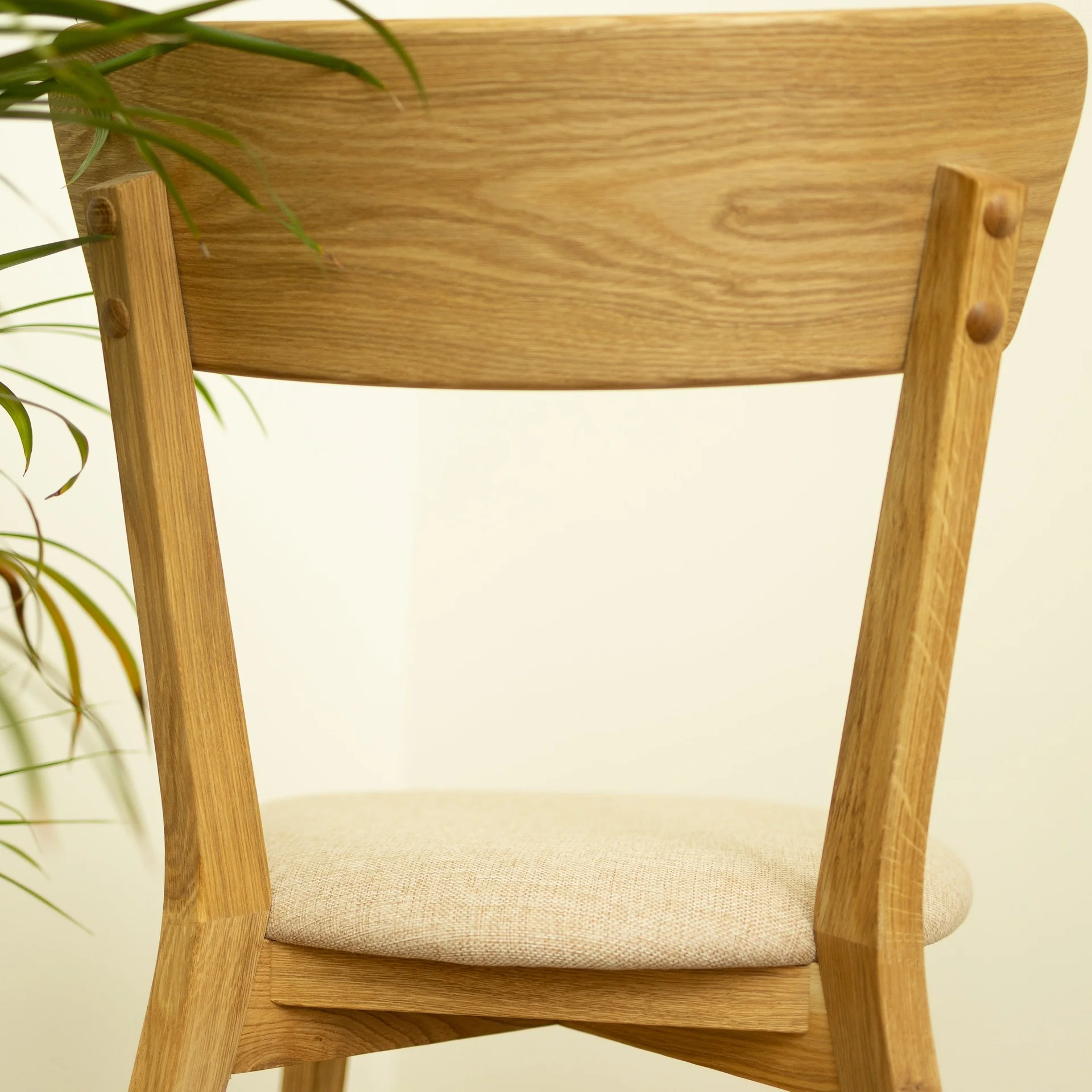 Confezione di 2 o 4 sedie da pranzo in rovere massiccio Diana Beige | NordicStory - Image 5