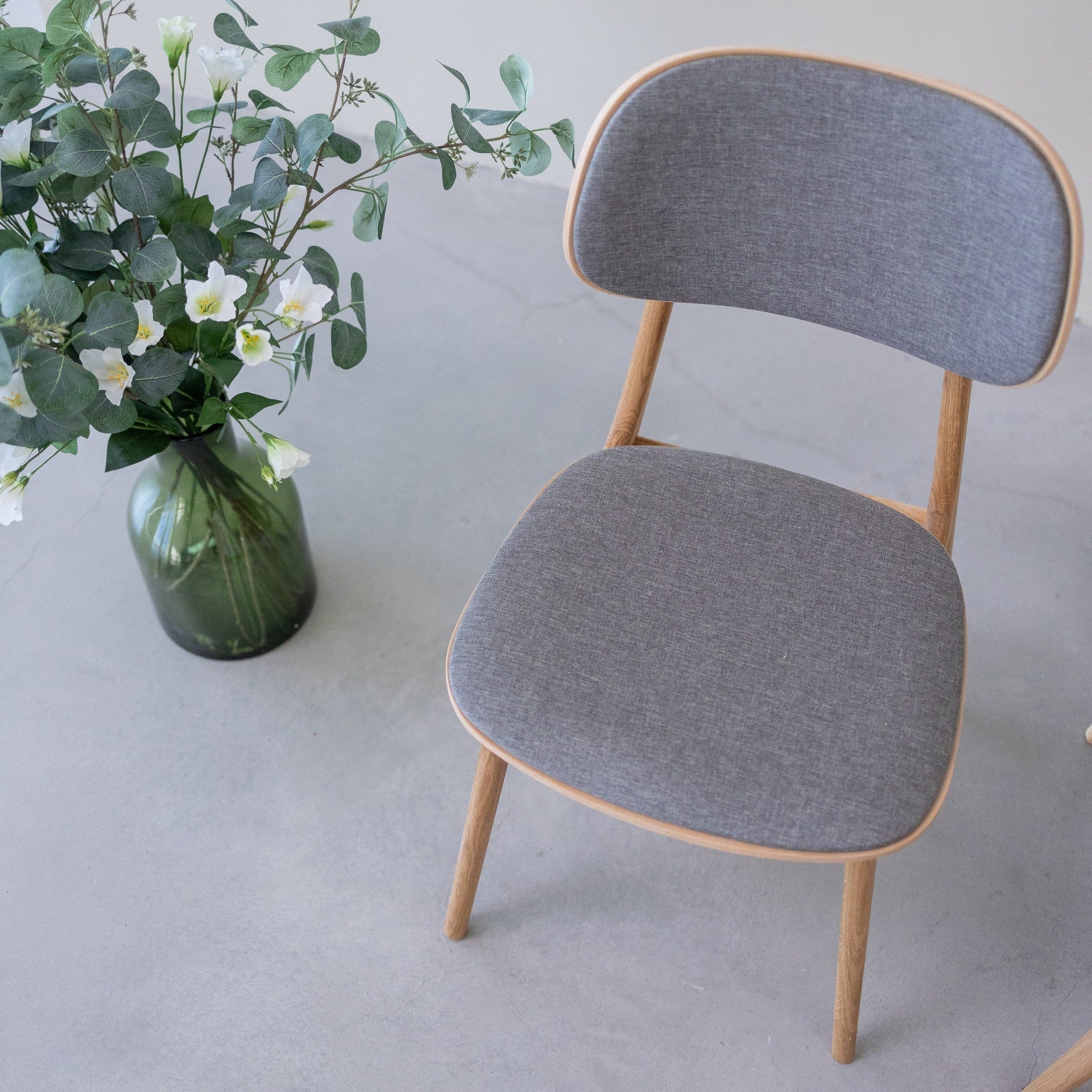 Confezione da 2 o 4 sedie da pranzo Varde, struttura in rovere massiccio, imbottitura | NordicStory - Image 19