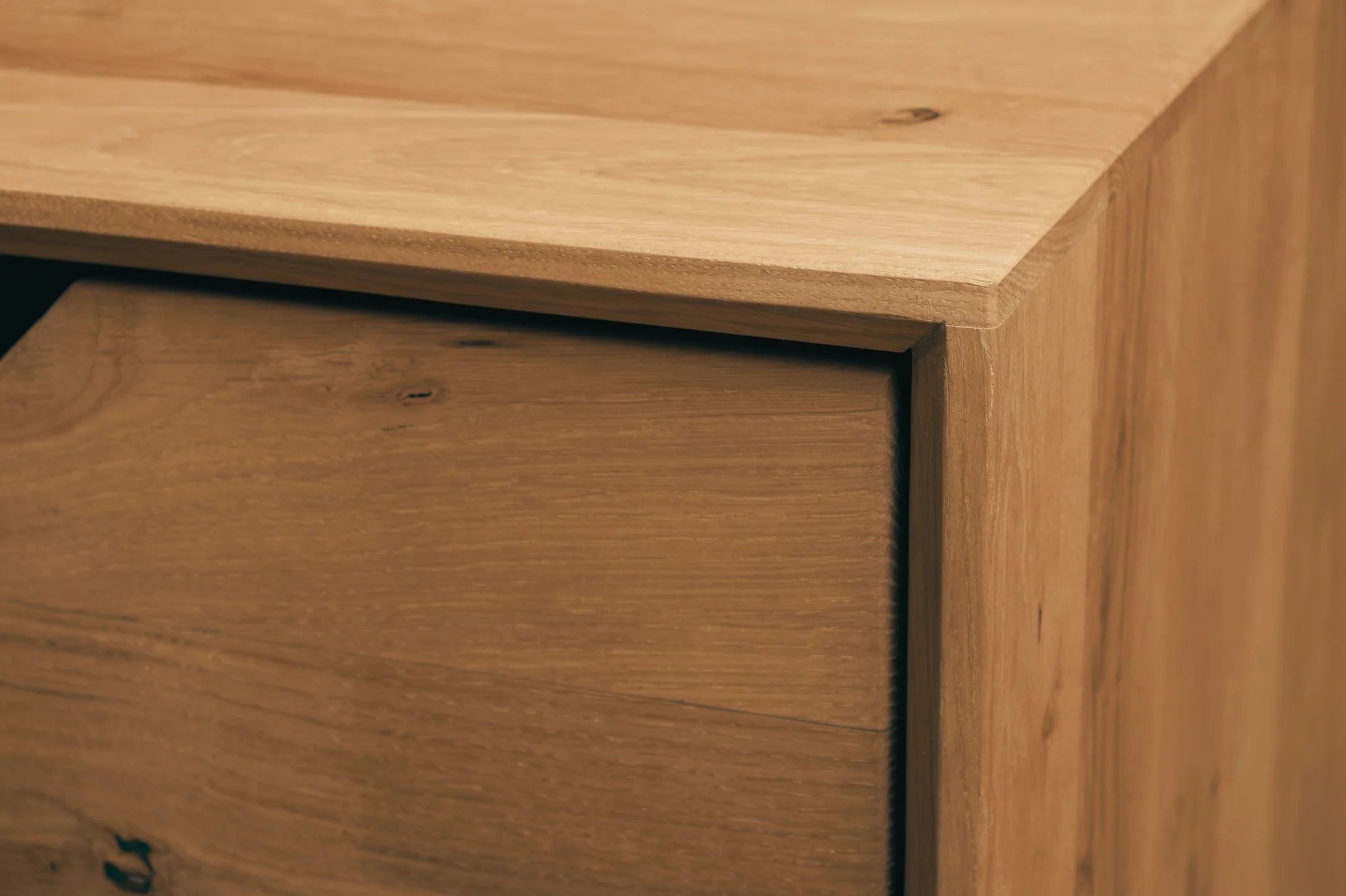 Vetrina in legno massello di rovere Bremen 2 | NordicStory - Image 5